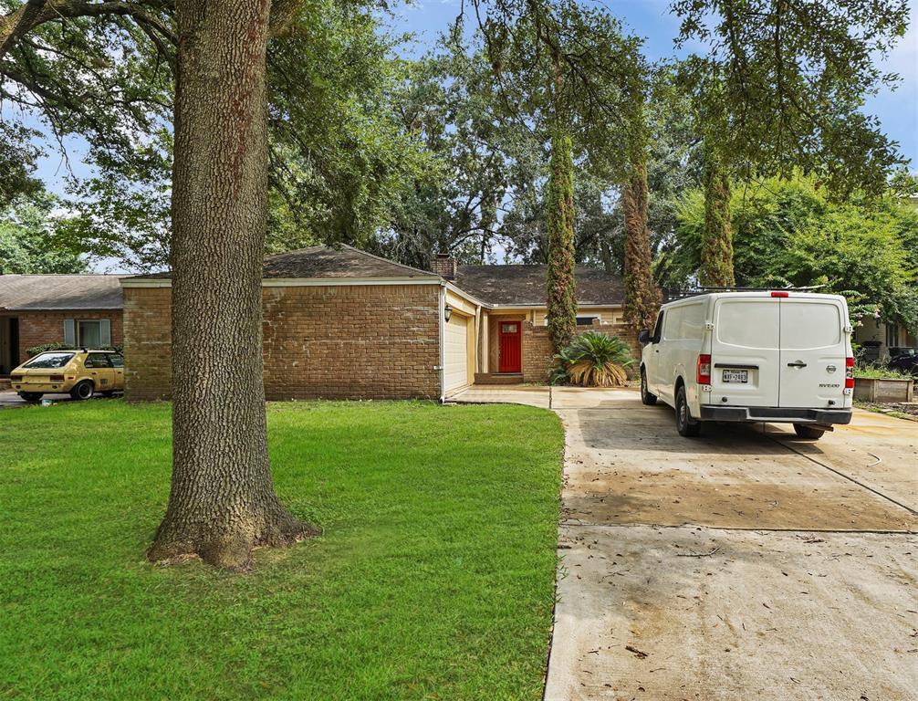 Primary Photo - 13835 Oakwood Ln
