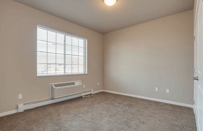 Building Photo - Courtyard Apartments