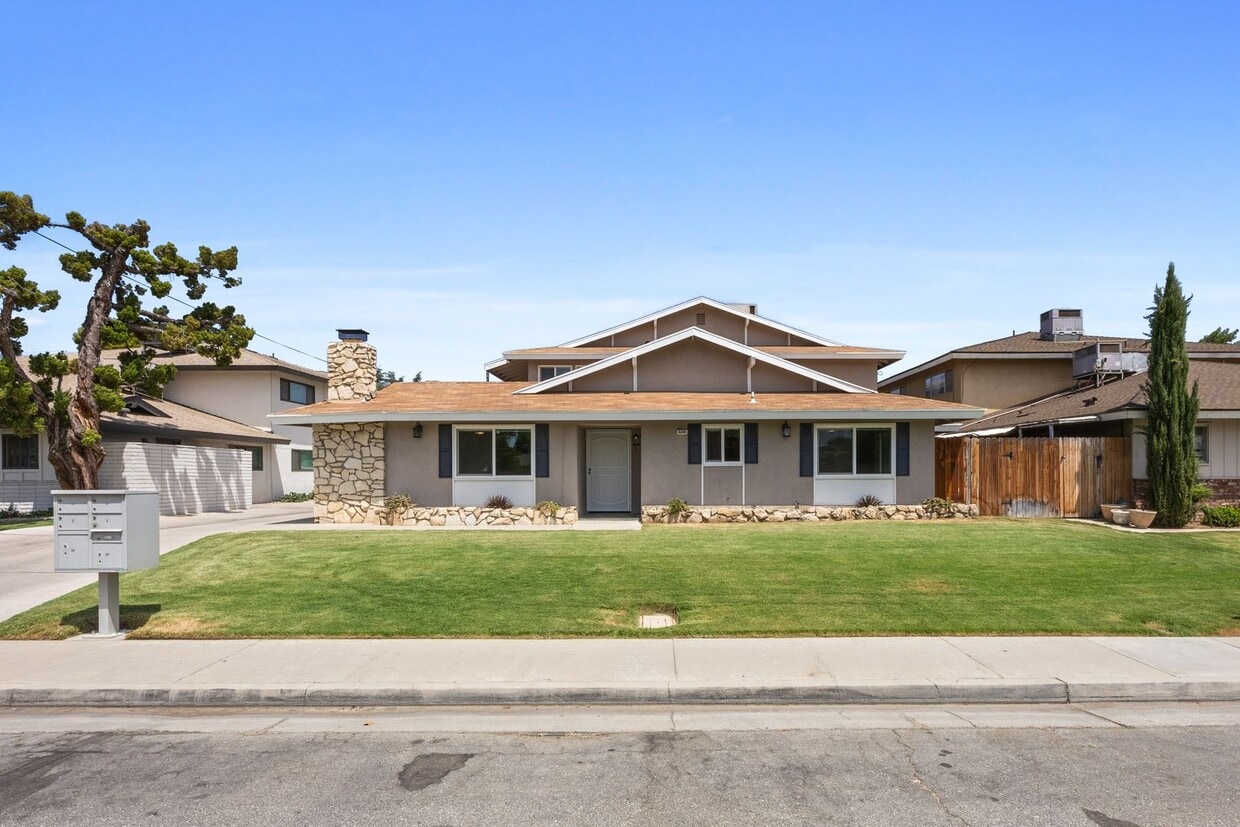 Building Photo - 6200 Stockdale Hwy