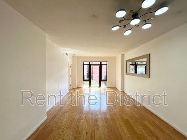 Foto del edificio - 1001 L St NW