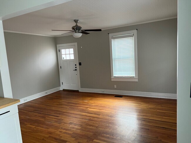 Building Photo - 504 S Prospect St