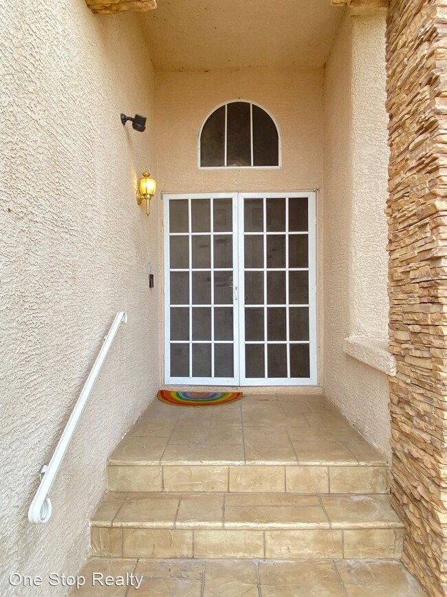 Building Photo - 5 br, 3 bath House - 637 Canyon Crest Dr
