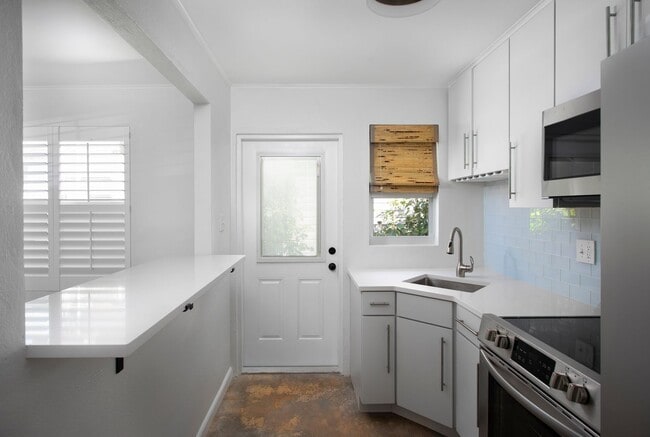 Foto del edificio - 1 Bedroom 1 Bathroom Apartment No Pets