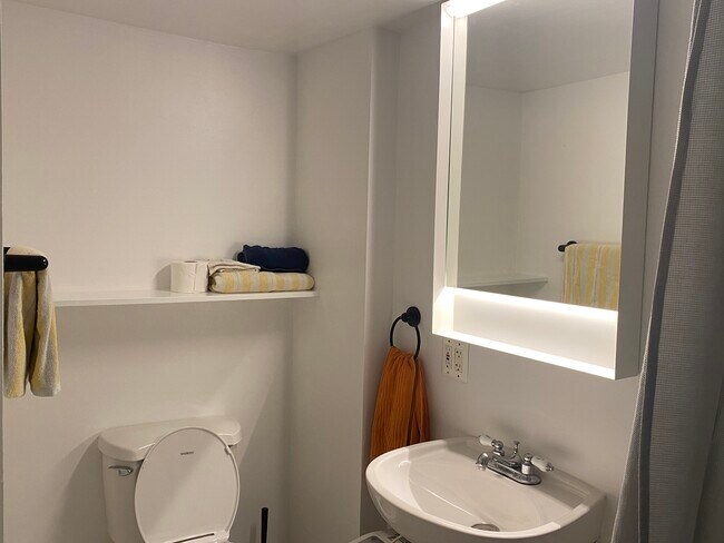 Foto del edificio - 3627 Cumberland St NW