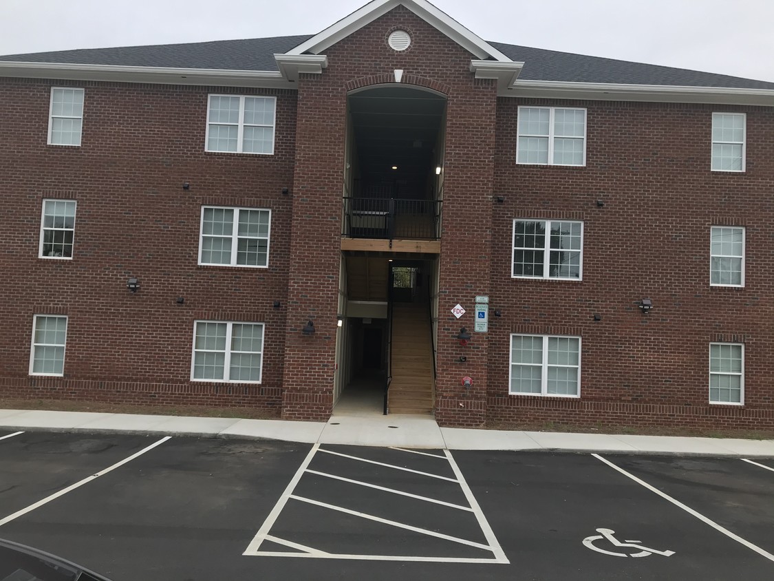 Primary Photo - 1000 Cook Rd