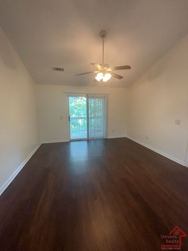 Building Photo - 430 Oriole Dr