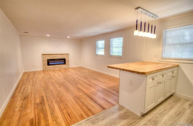 Building Photo - 11 Pulaski Pl