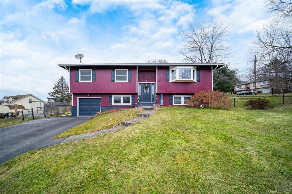 Primary Photo - 4 Cherrywood Dr