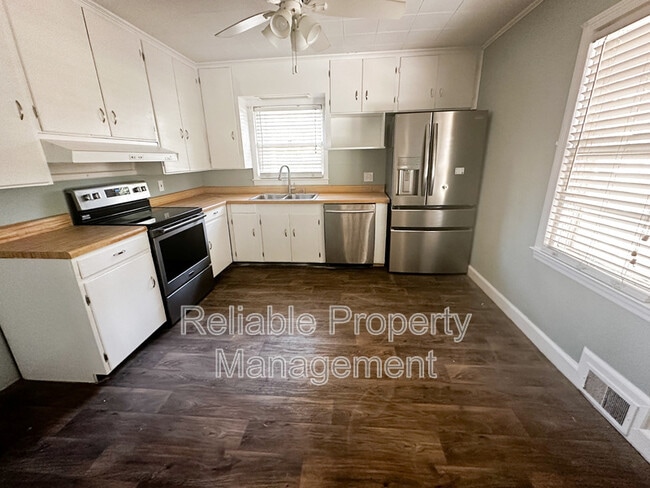 Foto del edificio - 201 Hardee St