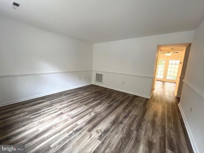 Foto del edificio - 255 Farrell Ln