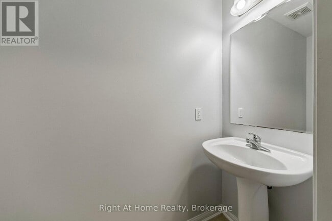 Building Photo - 650 Frank Pl