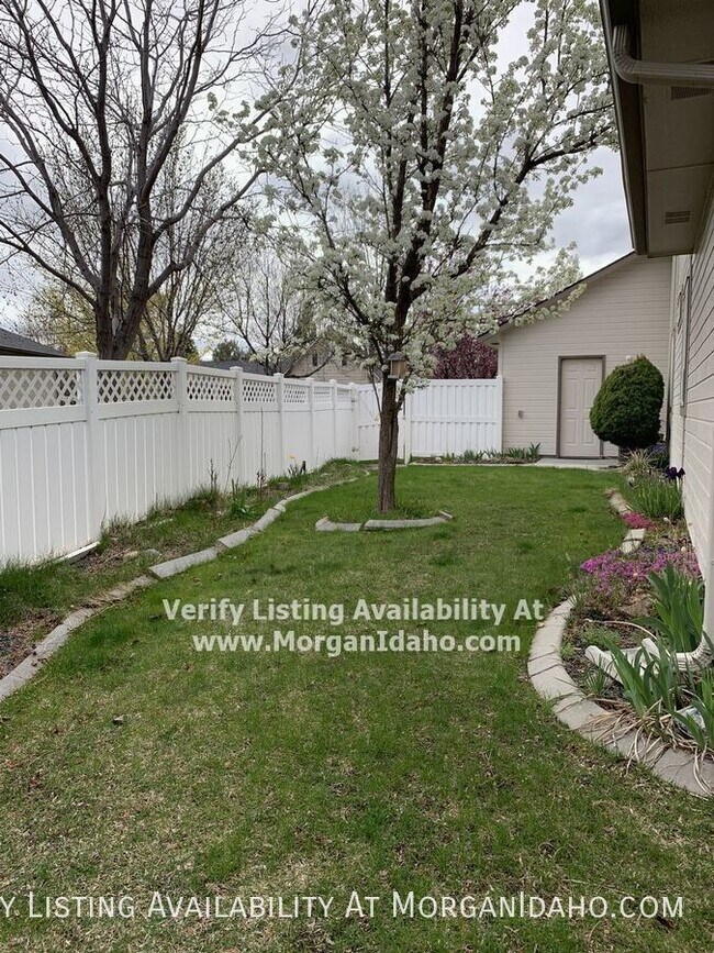 Foto del edificio - 3014 N High Desert Wy