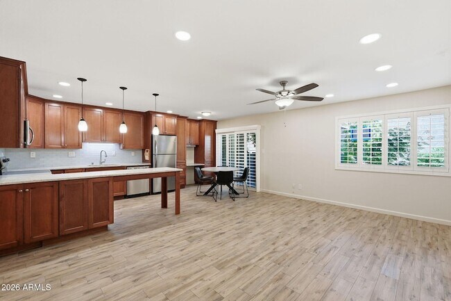 Foto del edificio - 5525 E Thomas Rd