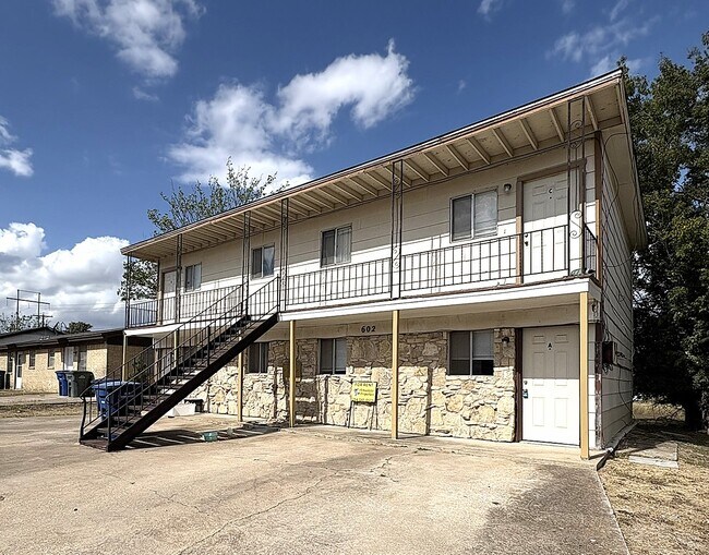 Foto del edificio - 602 Sunset Ln