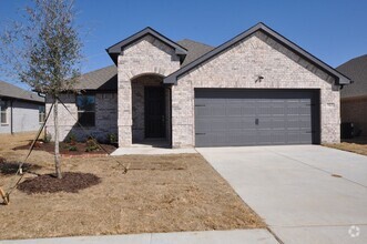 Building Photo - 512 Paloma St