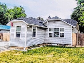 Building Photo - 4801 W Irving St