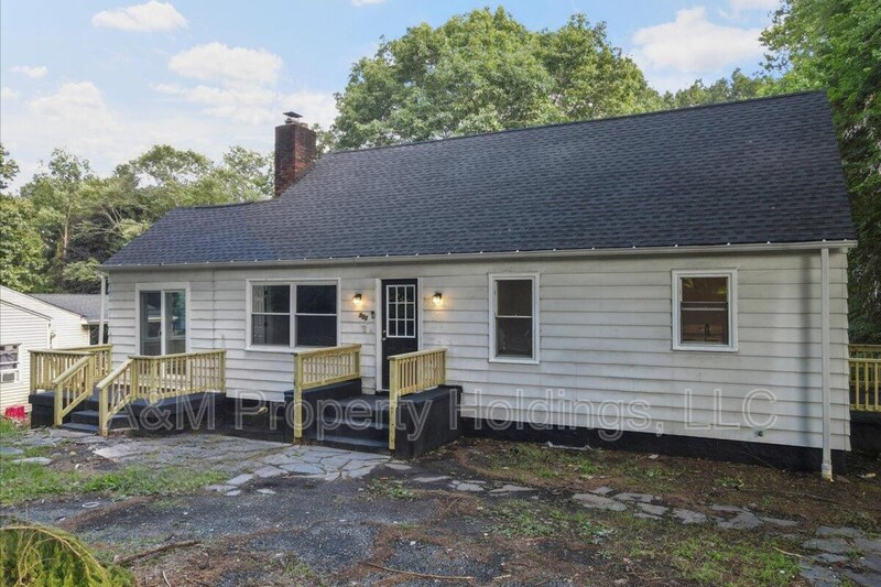 Primary Photo - 355 E Brown St