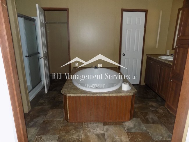 Foto del edificio - 139 Crescent Ridge Rd E