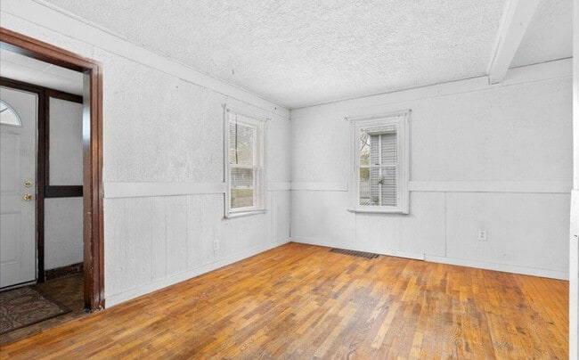 Building Photo - 410 Dunlap St