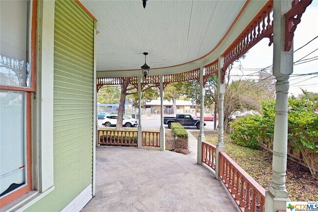 Foto del edificio - 137 N Sycamore Ave