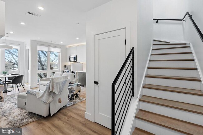 Foto del edificio - 3117 Georgia Ave NW
