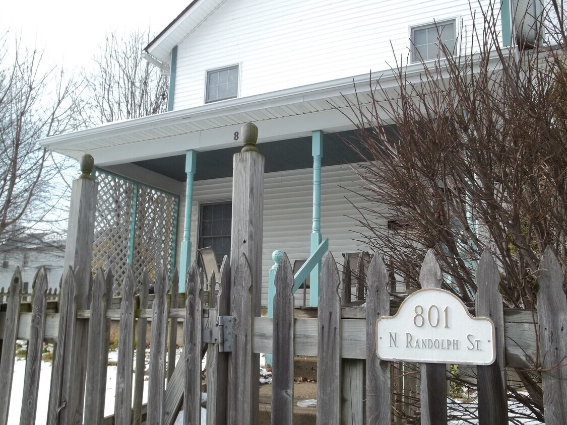 Primary Photo - 801 N Randolph St