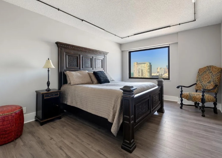 Photo - 1400 Hermann Park Dr-292.5