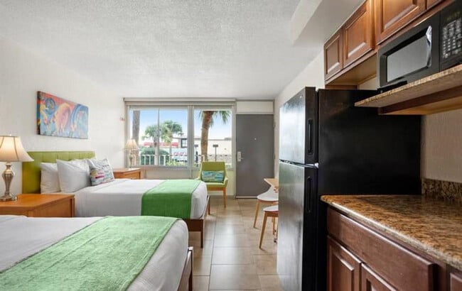 Building Photo - 1500 N Thacker Ave