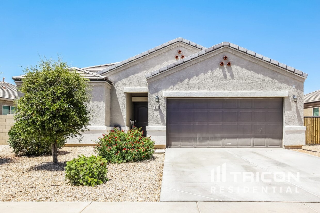 Foto principal - 10358 E Lupine Ln