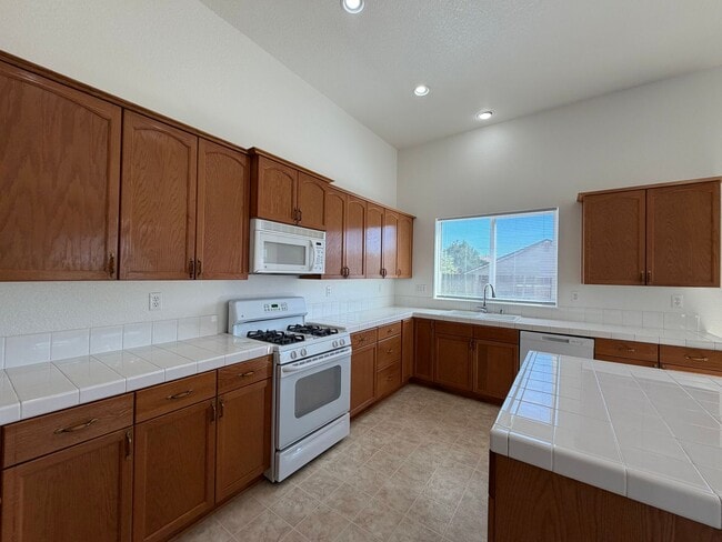 Building Photo - 1719 Short Oak Ct