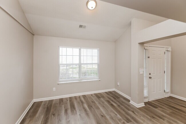 Building Photo - 5407 Sweetsprings Dr SW