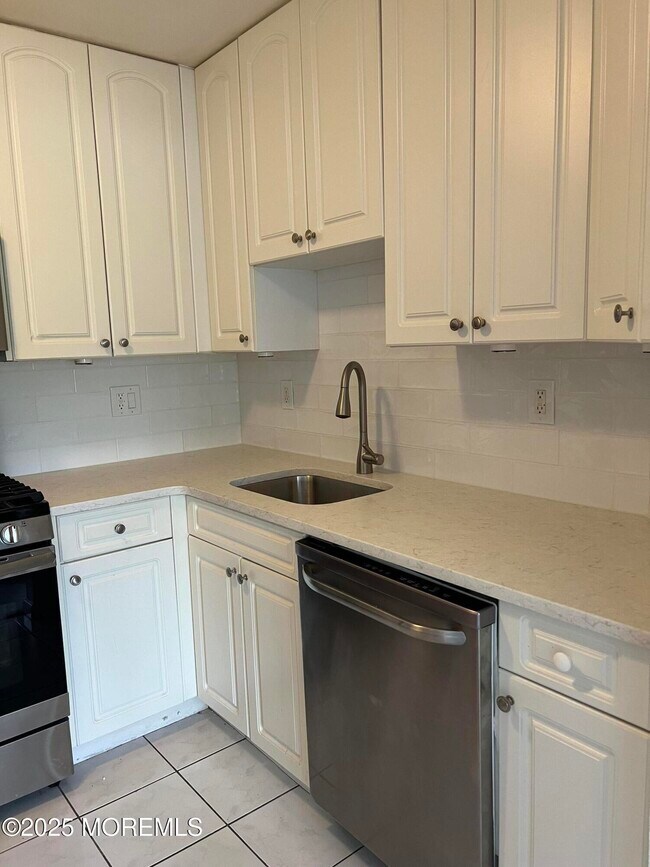 Foto del edificio - 458 Magnolia Ct