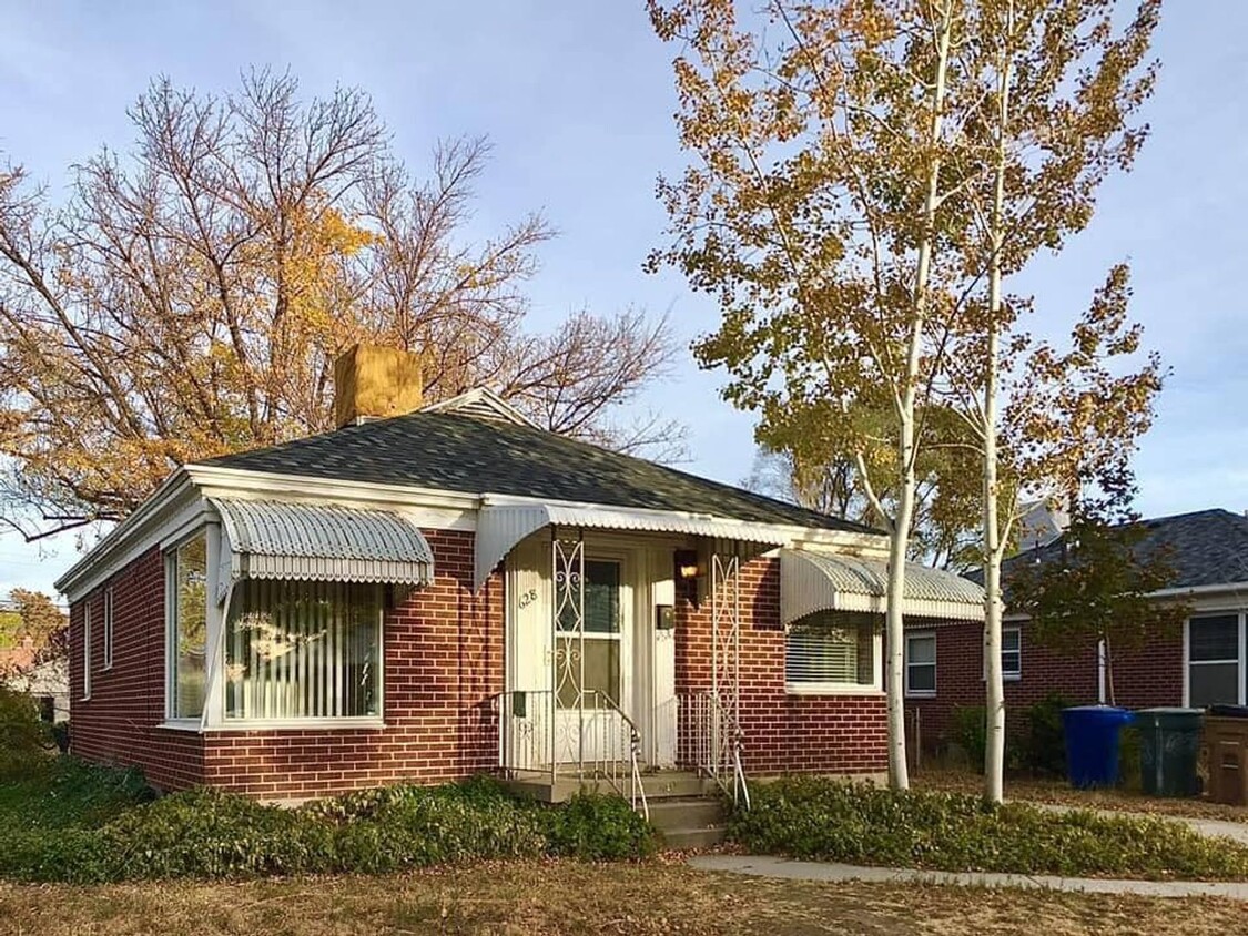 Foto principal - Meticulously Maintained Rose Park Bungalow