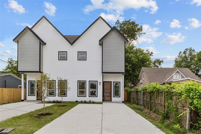 Building Photo - 7805 Farnsworth St