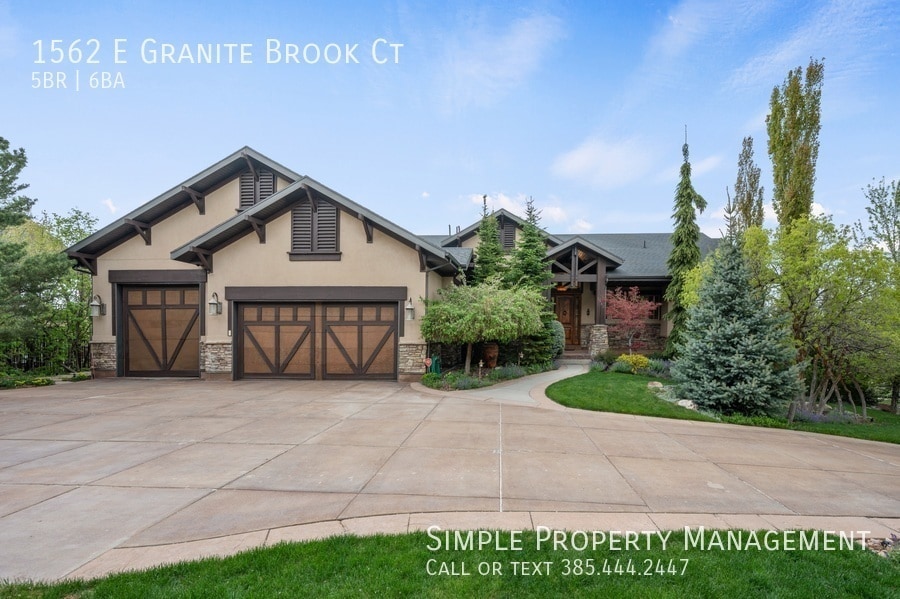 Primary Photo - Luxurious Fully-Furnished Executive home i...
