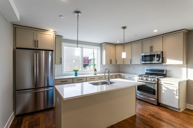Building Photo - Stunning New Pt. Breeze 3bd/2.5bth w/ Spec...