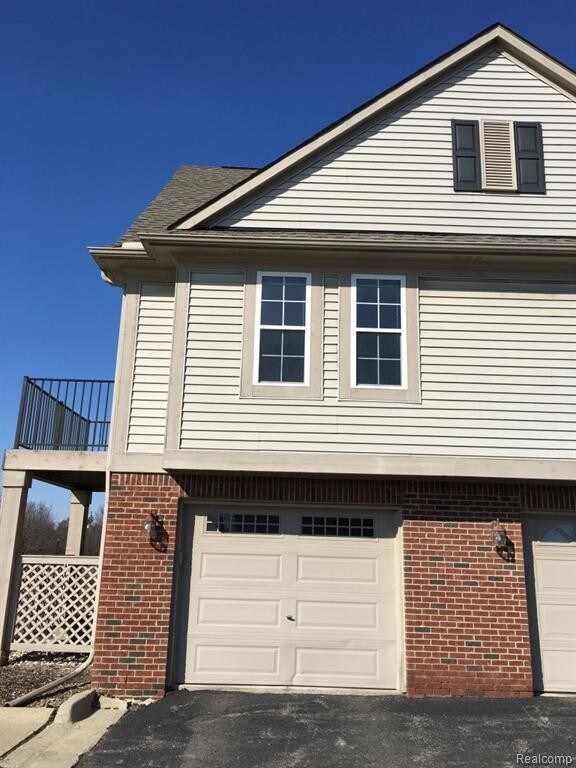 Foto del edificio - 3099 Primrose Ln