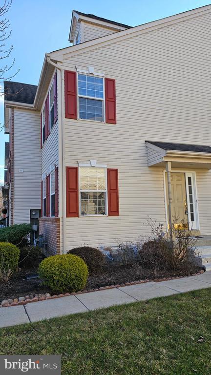 Foto del edificio - 254 Larkspur Ln