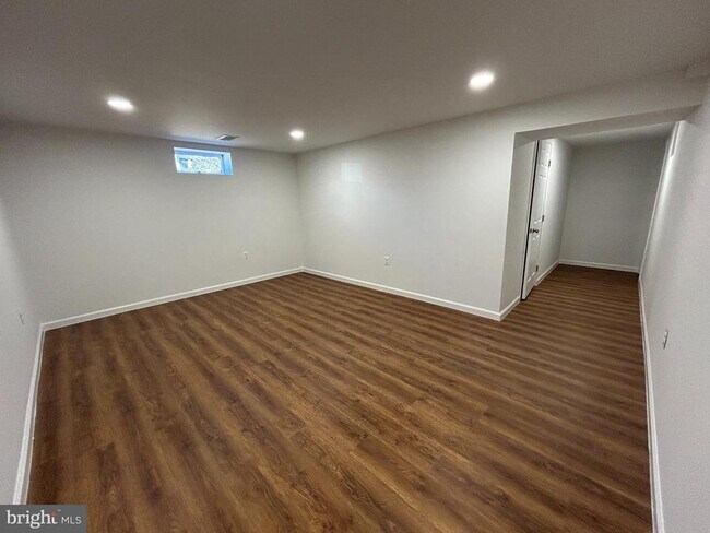 Foto del edificio - 2755 Viking Dr