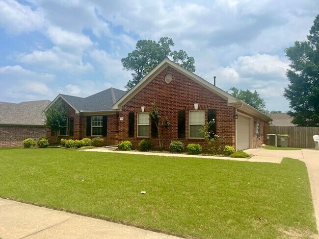 Building Photo - 3230 Clover Hill