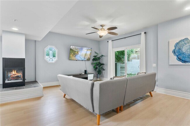 Building Photo - 1888 Kaweah Dr