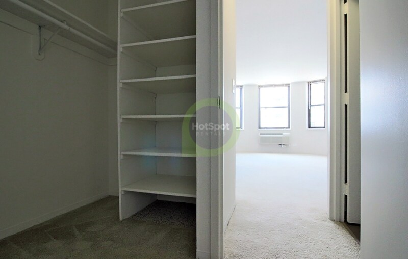 Foto del edificio - 347 W Illinois St