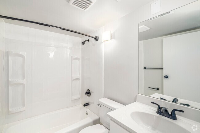 2 habitaciones, 2 baños - 850 pies cuadrados - Segundo baño - Quarterpath Place
