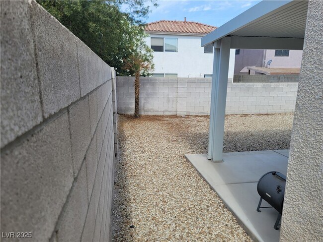 Building Photo - 10123 Lemon Thyme St