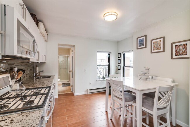 Foto del edificio - 132 Adams St