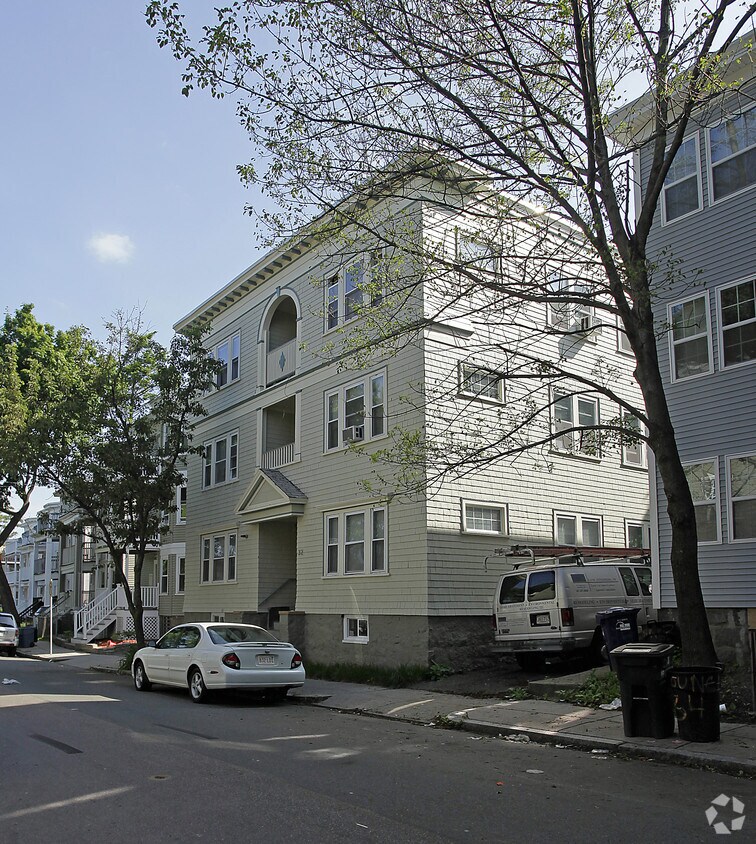 Primary Photo - 32 Melbourne St