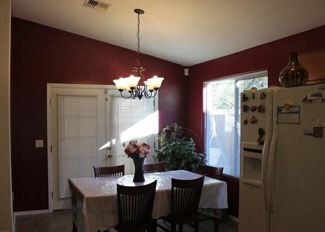 Building Photo - 2625 S 65th Dr