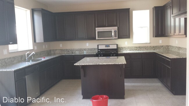 Building Photo - 4 br, 2.5 bath House - 2154 Bolero Drive