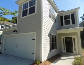 Building Photo - 16 Circlewood Dr