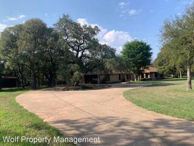 Foto del edificio - 5 br, 3.5 bath House - 131 Logan Ranch Rd